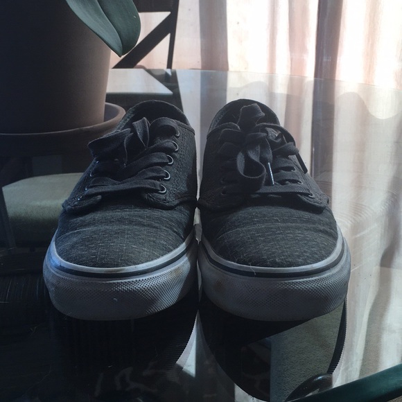 Vans! - Picture 3 of 6